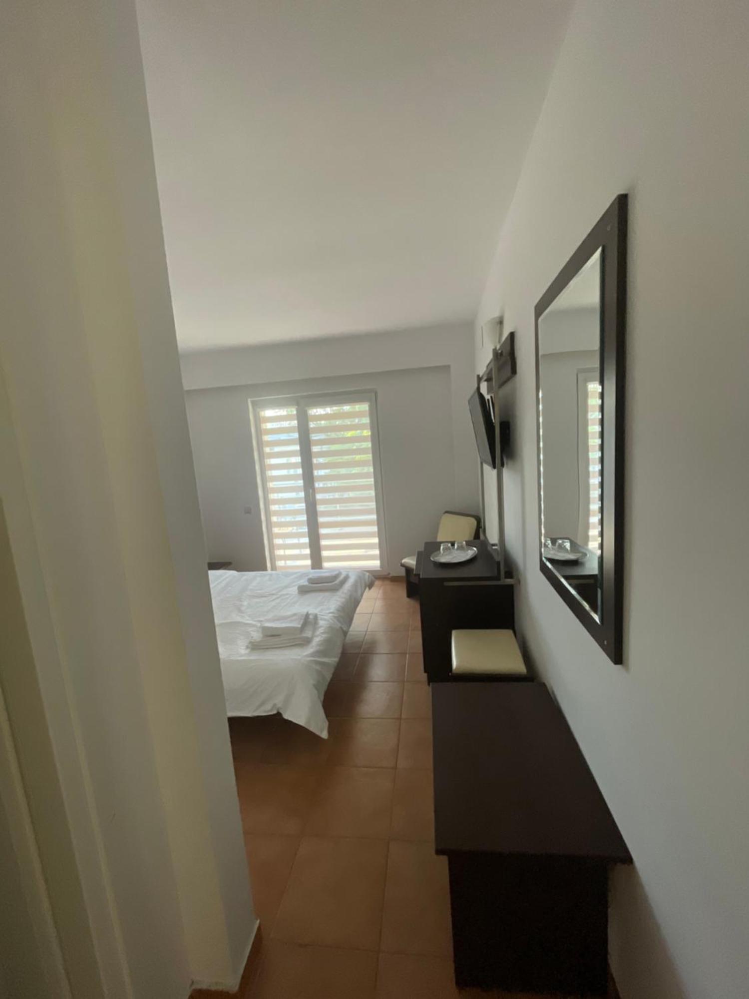 Hotel Dekor à Costinesti Extérieur photo
