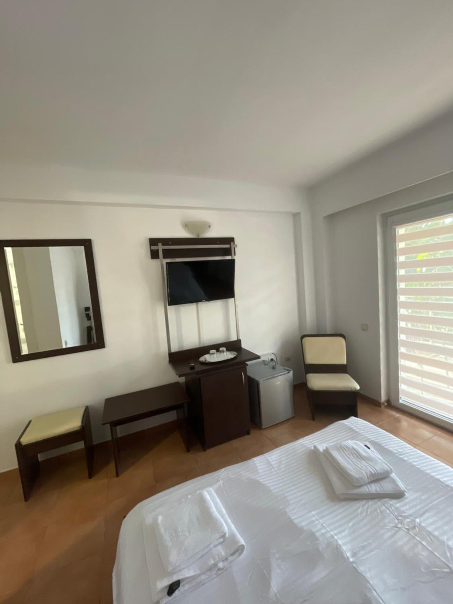 Hotel Dekor à Costinesti Extérieur photo
